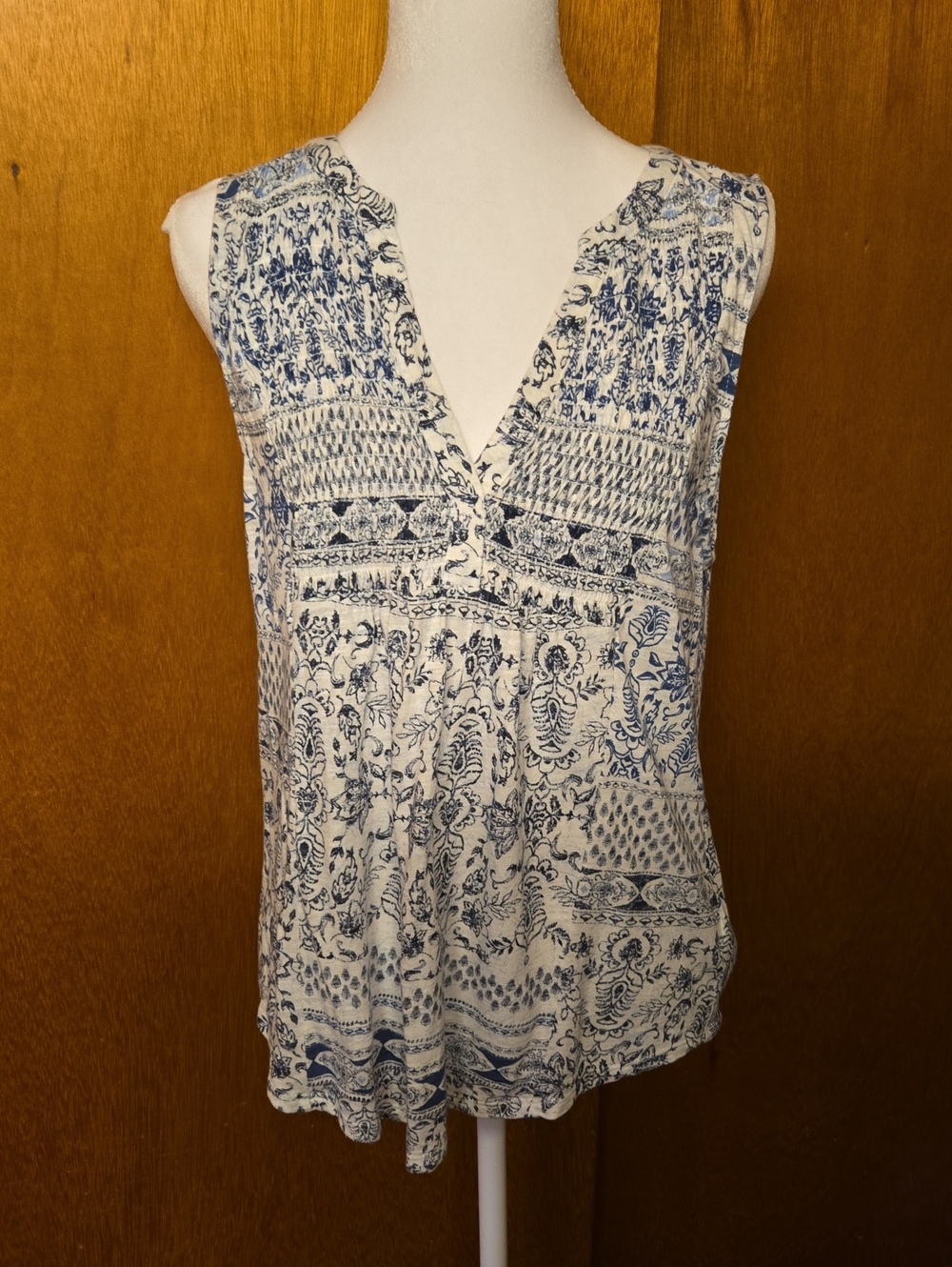 Lucky Brand Blue and Cream Printed V-Neck Sleeveless Camisole
